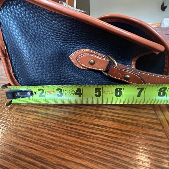 Vintage Dooney & Bourke Black and Tan All-Weather Leather Essex Crossbody Bag - Picture 16 of 16